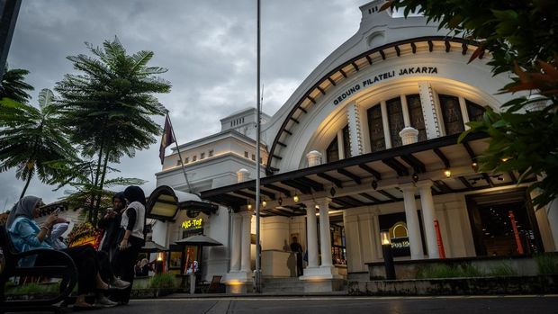 27 Rekomendasi Wisata Kekinian di Jakarta, Cek Jam Buka & Harga Tiket Masuk, 1. Pos Bloc, 2. M Bloc Space, 3. SKYE Bar, 4. Trans Studio Cibubur, 5. Aloha PIK 2, 6. La Riviera, 7. TWA Mangrove Angke Kapuk, 8. Taman Ismail Marzuki (TIM), 9. Taman Suropati, 10. Taman Menteng, 11. Tebet Eco Park, 12. Taman Cattleya, 13. Hutan Kota GBK, 14. Moja Museum, 15. Museum MACAN, 16. Museum Bahari, 17. Wisata Kota Tua, 18. Taman Mini Indonesia Indah (TMII), 19. Ancol Taman Impian, 20. Pulau Tidung, 21. Setu Babakan, 22. Jakarta Aquarium Safari, 23. Senayan Park, 24. Mal Sarinah, 25. Masjid Istiqlal, 26. Pelabuhan Sunda Kelapa, 27. Petak Sembilan