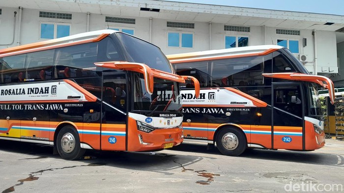 Array,PO Rosalia Indah Pecat Sopir Bus Ugal-ugalan, Klaim Evaluasi Total