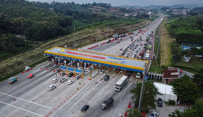 Array,Diskon Jalan Tol Periode Iduladha Sampai Besok, Tarifnya Jadi Segini