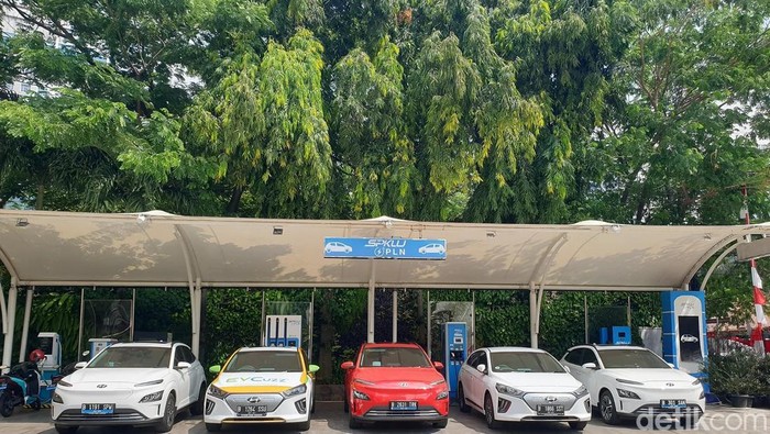 Array,Menkeu Purbaya Sebut Mobil Listrik yang Pakai Nikel Dapat Insentif Lebih Gede