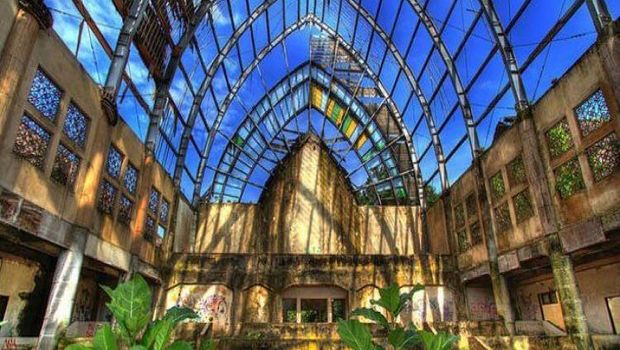 Top 12+ Tempat Wisata Dulu Ramai dan Terkenal, Kini Tutup Jadi Kenangan, 1. Kampung Gajah Wonderland, 2. Teater Mobil Ancol, 3. Snowbay Waterpark TMII, 4. Taman Remaja Surabaya (TRS), 5. Taman Festival Bali, 6. Taman Ria Senayan, 7. Depok Fantasi Waterpark (Aladin Waterpark), 8. Taman Wonderia Semarang, 9. Kafe Tenda Semanggi (KTS), 10. THR Sriwedari Solo, 11. THR Lokasari, 12. Hotel Gantung Purwakarta