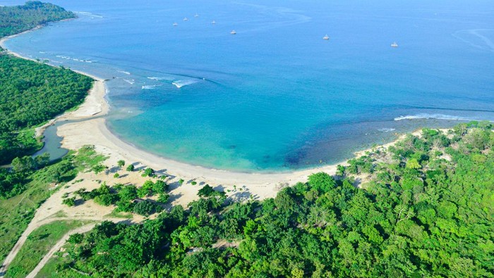 4 Wisata Pantai Asyik di Tanjung Lesung buat Libur Lebaran, 1. Pantai Lalassa, 2. Pantai Tanjung Lesung Beach Hotel Resort, 3. Pantai Bodur, 4. Pantai Ladda