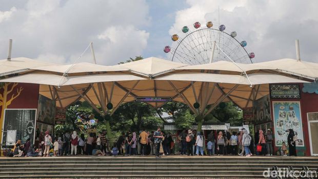 Rekomendasi Tempat Wisata di Jakarta untuk yang Nggak Mudik Lebaran 2025, 1. Ancol, 2. Taman Mini Indonesia Indah (TMII), 3. Taman Margasatwa Ragunan (Ragunan Zoo), 4. Kota Tua Jakarta, 5. Dunia Fantasi (Dufan)