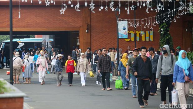 Spot Healing Ini Enak, Murah, Nyaman Dekat Jakarta, 1. Taman Mini Indonesia Indah, 2. Kepulauan Seribu, 3. Kebun Raya Bogor, 4. Taman Cattleya, 5. Taman Wijaya Kusuma