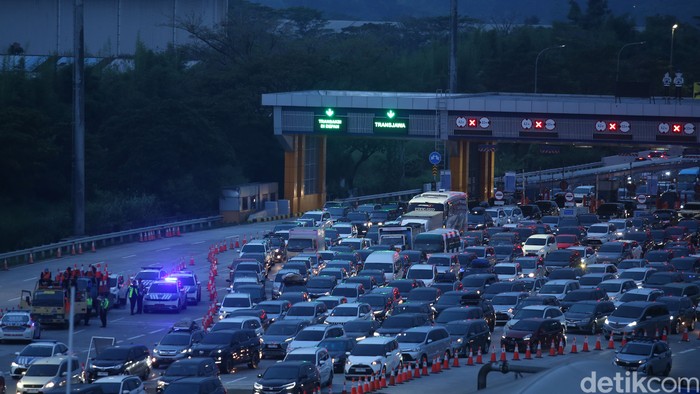 Array,Perhatian! Ini Aturan Contraflow, One Way, dan Ganjil Genap Arus Mudik 2026