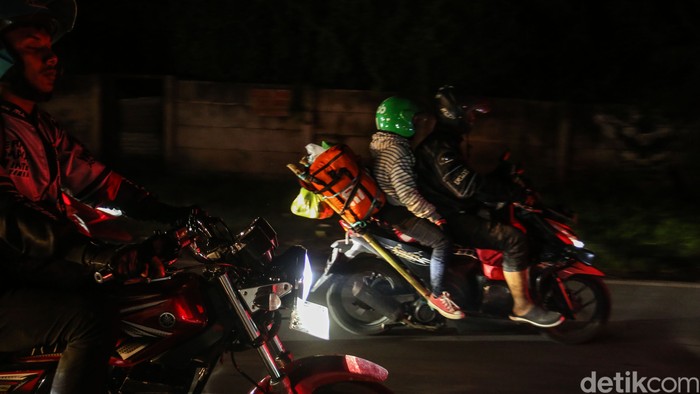 Array,DPR Minta Menhub Kaji Larangan Mudik Naik Motor, Dinilai Bahaya