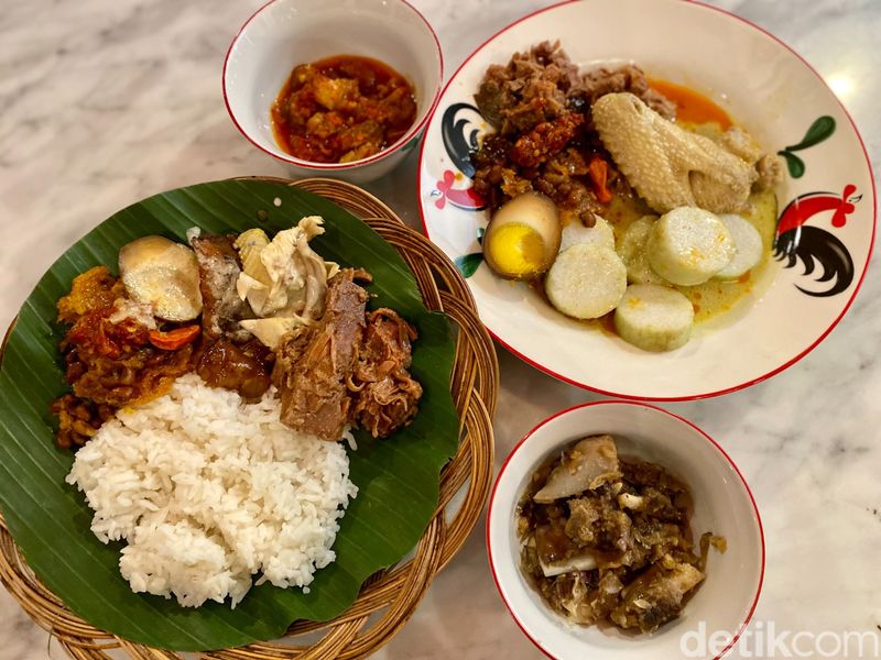 5 Tempat Makan dalam Butik yang Jadi Incaran Ibu-ibu Saat Belanja, 1. Rasa Cikatomas, 2. Kembang Tandjoeng, 3. Ayam Tjap Benteng, 4. Rolupat Cafe, 5. Lewis Carroll