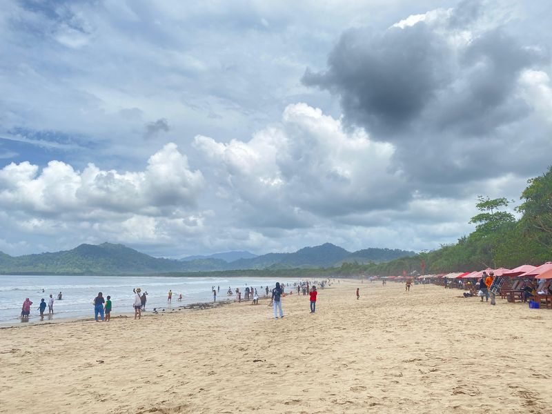 Array,5 Pantai Sepi tapi Indah di Selatan Jawa, Cocok Buat Kabur