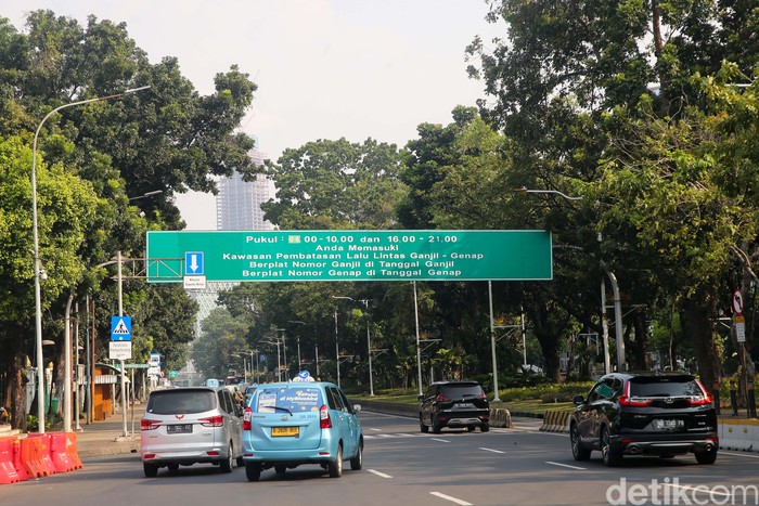 Array,Besok Hari Bebas Ganjil Genap, Pelat Nomor Berapa pun Boleh Lewat