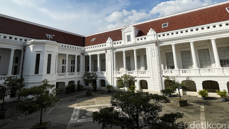 Array,Top 15+ Tempat Wisata Kota Tua Jakarta dengan Sejarahnya Lengkap