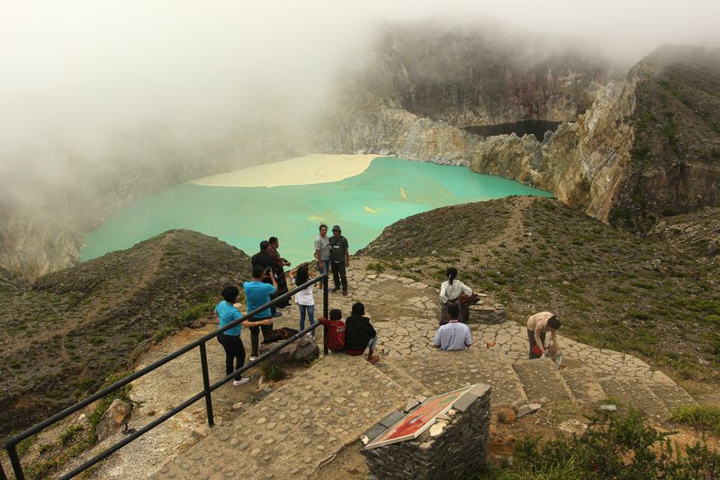 5 Wisata Pegunungan Yang Tidak Kalah Menarik dari Bromo, Gunung Rinjani, Gunung Semeru, Dataran Tinggi Dieng, Gunung Kelimutu, Kawah Ijen