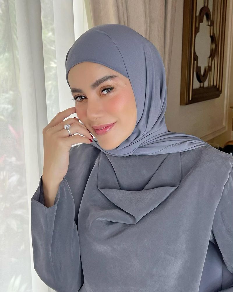 Array,Most Popular: Gaya Olla Ramlan yang Kini Putuskan Lepas Hijab