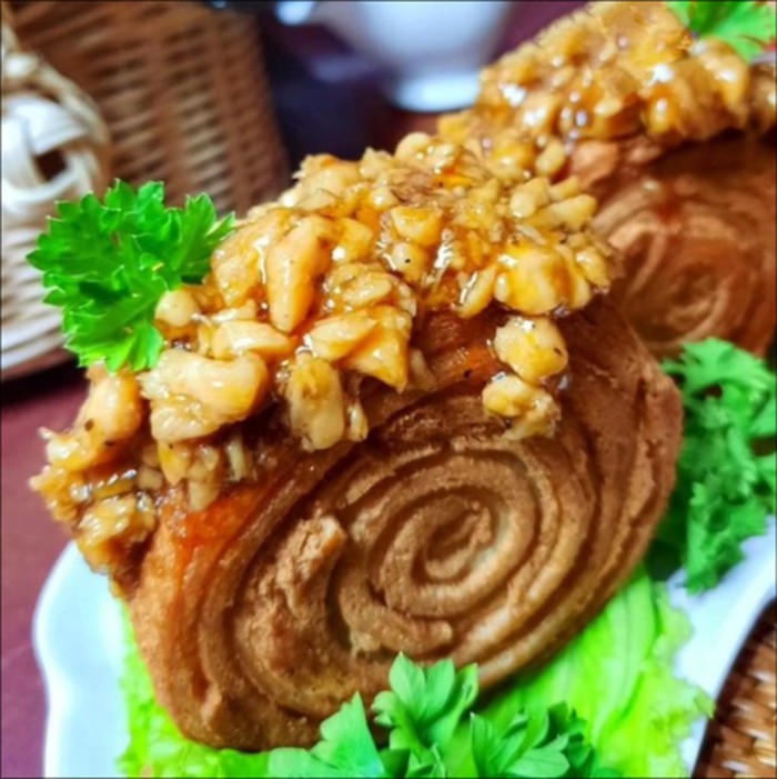 Array,Roti Cromboloni Ayam Saus BBQ yang Super Gurih