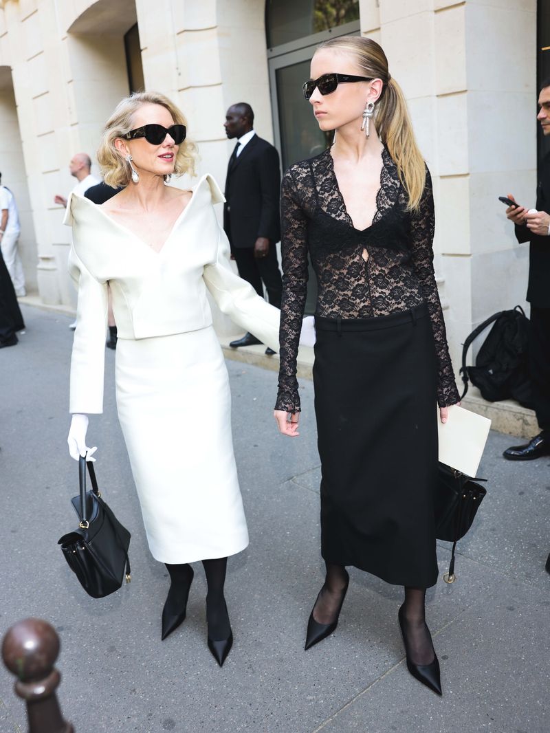 Array,Gendernya Sempat Disorot, Anak Naomi Watts Perdana Jadi Model di PFW