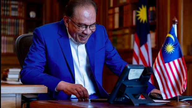 Array,Harga BBM RON 95 Turun, Jadi Rp 7.800/Liter