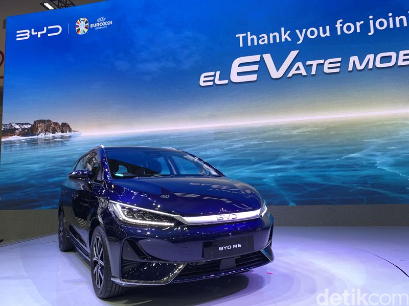 Perbandingan Harga BYD M6 vs Wuling Darion EV, Pilih Mana Nih?, Dimensi BYD M6 vs Wuling Darion EV, Baterai BYD M6 vs Wuling Darion EV, Fitur BYD M6 vs Wuling Darion EV, Harga BYD M6 vs Wuling Darion EV