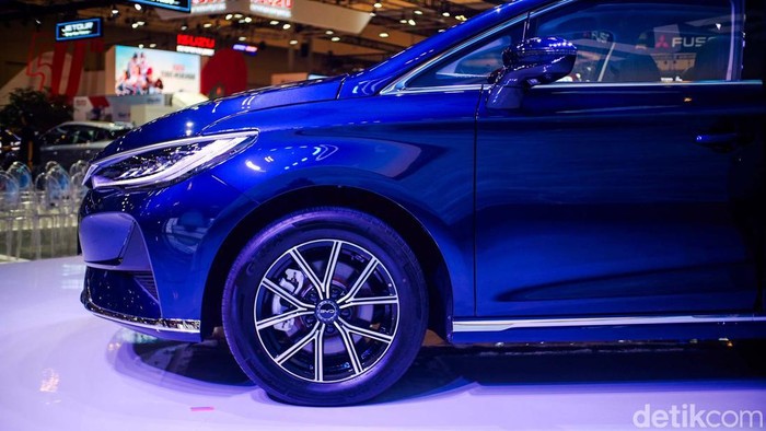 Array,Harga BYD M6 Bekas, Berapa Pasarannya Sekarang?
