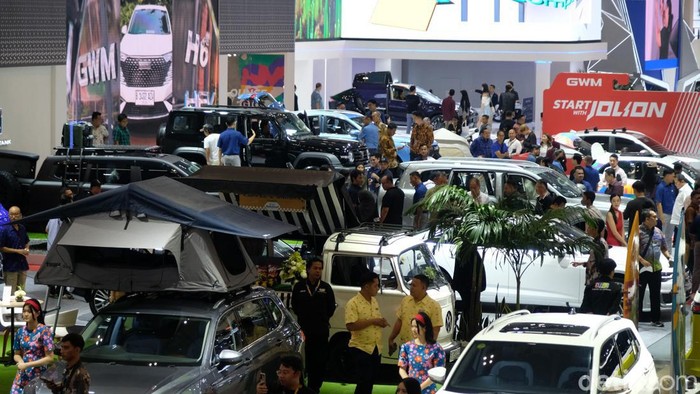 Array,Penjualan Mobil di Indonesia Tahun 2025 Tembus 830 Ribu Unit!