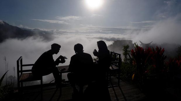 Top 6+ 'Negeri di Atas Awan' di Indonesia yang Menawan, 1. Bukit Panyangrayan, 2. Dataran Tinggi Dieng, 3. Puncak Lolai, 4. Puncak B29, 5. Puncak Citorek Gunung Luhur, 6. Puncak Wolobobo Bajawa Flores