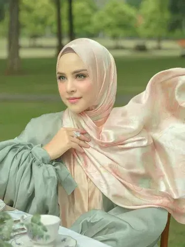 Array,Baju Warna Sage Cocok dengan Jilbab Warna Apa? Pastel hingga Earth Tone