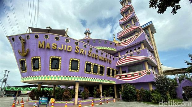 Array,Desain Unik Masjid Berbentuk Perahu di Sukabumi