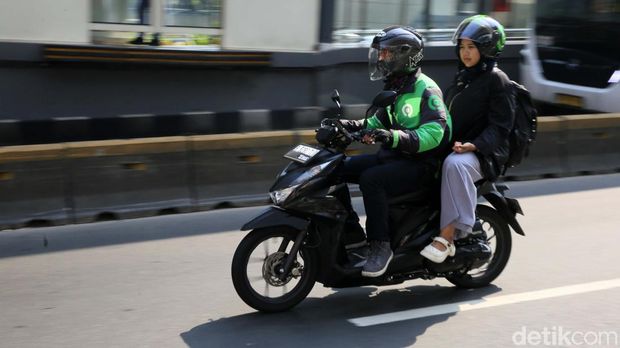 Array,Kata Gojek soal Krisis Ojol di Jakarta: Permintaan Naik, Driver Mudik