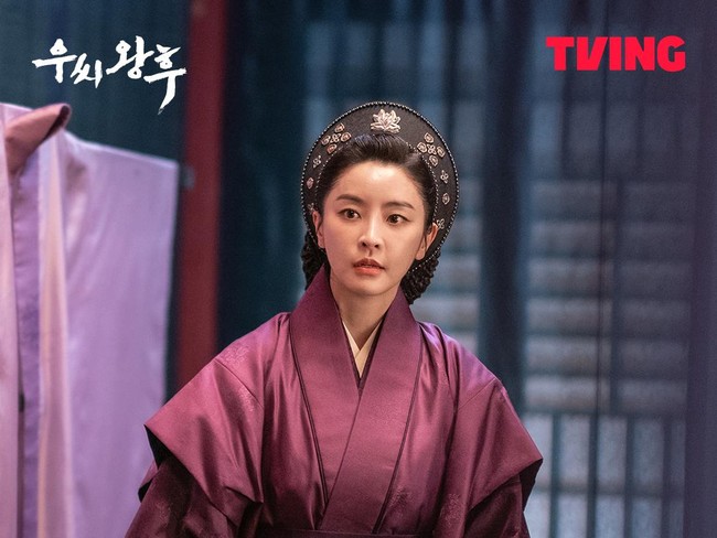 Array,Deretan Fakta Jung Yu Mi, Artis Drakor Lakukan Adegan Dewasa di Queen Woo
