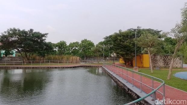 7 Taman di Jakarta Utara, Tiket Masuk Gratis, 1. Taman Bintaro, 2. Taman Sarang Bangau, 3. Taman Sungai Kendal, 4. Taman Ondel-ondel, 5. Taman Hutan Kota Penjaringan, 6. Taman Gorontalo, 7. Taman Rawa Badak Utara
