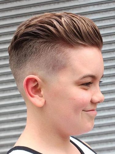 8 Inspirasi Model Rambut Anak Laki-laki yang Jadi Tren 2024, 1. Textured Crop, 2. Two Block Cut, 3. Modern Mullet, 4. Curtain Bangs, 5. Buzz Cut, 6. Side Part with Volume, 7. Shaggy Layers, 8. Fade dengan Detail Desain