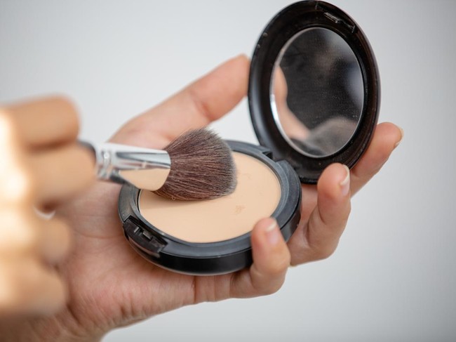 Array,5 Perbedaan Cushion dan Bedak yang Perlu Kamu Pahami