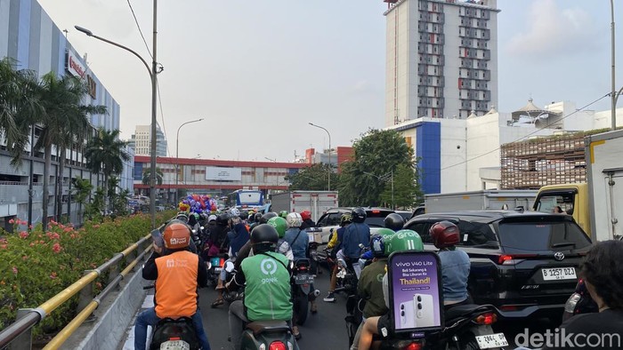 Array,Jalan Salemba Tengah Uji Coba Sistem One Way, Ini Rekayasa Lalu Lintasnya