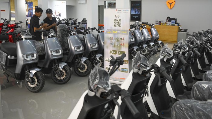 Array,Target 2 Juta Unit Ambyar, Motor Listrik Dipastikan Tak Dapat Insentif