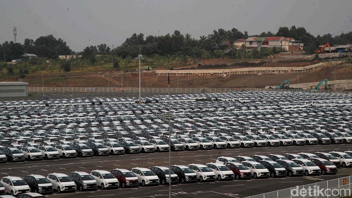 Array,RI Targetkan Jual 2 Juta Mobil: Sulit Tercapai Kalau Pajak Masih Tinggi