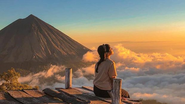 Top 6+ 'Negeri di Atas Awan' di Indonesia yang Menawan, 1. Bukit Panyangrayan, 2. Dataran Tinggi Dieng, 3. Puncak Lolai, 4. Puncak B29, 5. Puncak Citorek Gunung Luhur, 6. Puncak Wolobobo Bajawa Flores