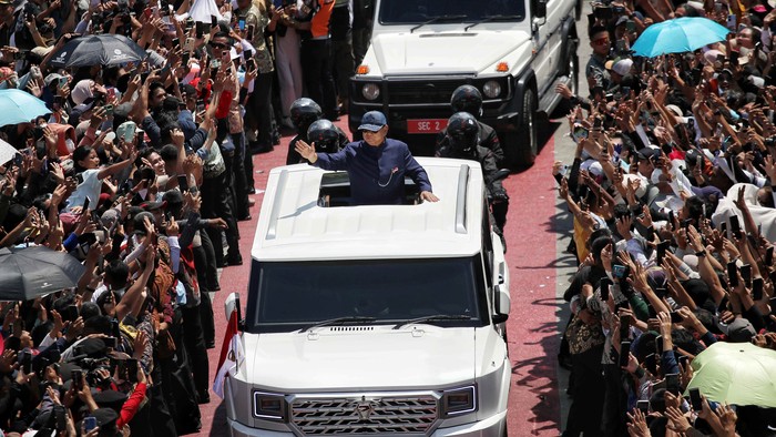 Array,Jawaban Pindad soal Prabowo Minta Desain Mobil Khusus Presiden Sapa Rakyat