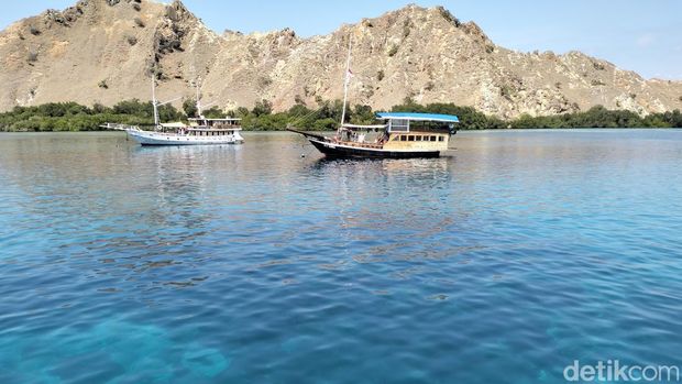 Pulau-pulau Terindah di RI, Wisata Alam yang Mesti Dikunjungi Saat Tahun Baru, 1. Bali, Pulau Dewata, 2. Pulau Lombok, 3. Pulau Flores, 4. Pulau Komodo, 5. Pulau Misool, 6. Pulau Belitung, 7. Pulau Halmahera