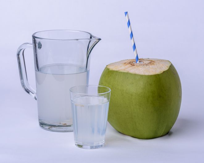Terungkap! 4 Waktu Terbaik untuk Minum Air Kelapa, 1. Pagi hari saat perut kosong, 2. Sebelum atau sesudah olahraga, 3. Sebelum dan sesudah makan, 4. Sebelum tidur
