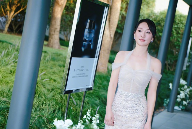 Array,Daftar Artis China Berbayaran Tertinggi di 2024, Ada Dilraba Dilmurat