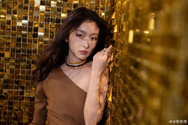 Array,Daftar Artis China Berbayaran Tertinggi di 2024, Ada Dilraba Dilmurat