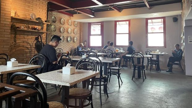 Array,Dari Jauh Seperti Vihara, tapi Ternyata Kuliner Legendaris Rumah Merah