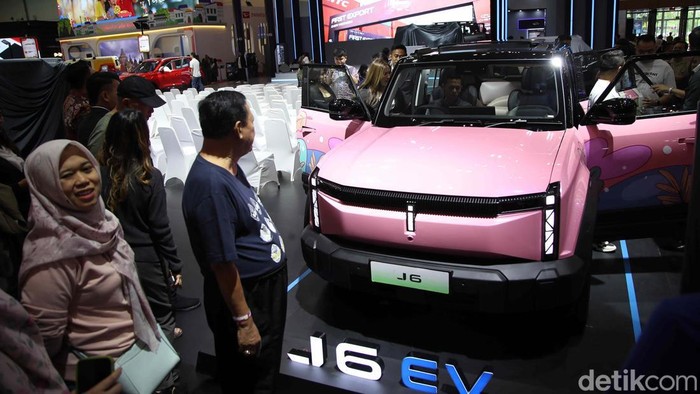 Array,Dulu Mobil Hybrid Lebih Laris, Sekarang Mobil Listrik Meroket 113%!