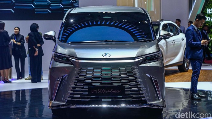 Array,Kata Lexus soal Kehadiran Merek China Denza