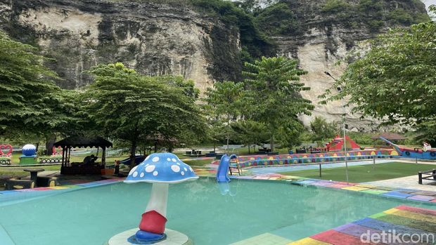 Top 9+ Tempat Wisata Hits di Bogor, Pilihan Tempat Liburan Bareng Keluarga, 1. Enchanting Valley, 2. The Nice Playland Gunung Geulis, 3. Hidden Dragon Hill, 4. Minimania Puncak Bogor, 5. Goa Lalay, 6. The Ranch Puncak, 7. Nicole's River Park, 8. Melrimba Garden, 9. Kampung Tokyo Bogor