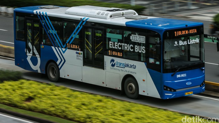 Array,Aturan Makan dan Minum untuk Berbuka Puasa di Bus Transjakarta