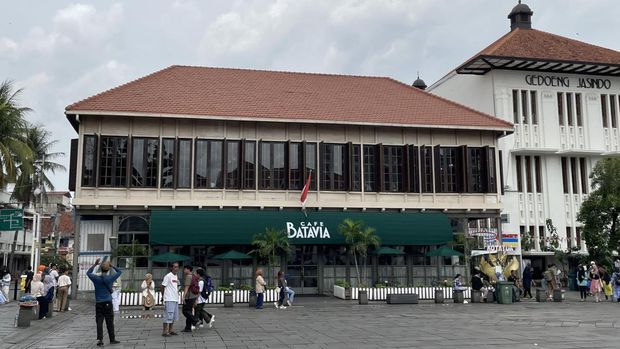 Sehari Penuh Bertualang Menjelajahi Kota Tua Jakarta, Bisa Naik Transum Lho!, 1. Horor dan Adrenalin di Horror House Kota Tua, 2. Berswafoto di Magic Art 3D Kota Tua, 3. Belajar Seni di Museum Seni Rupa dan Keramik, 4. Menelusuri Sejarah di Museum Fatahillah, 5. Keliling Naik Sepeda Ontel, 6. Santapan Klasik di New Batavia Café, 7. Bersantai di Kali Besar Kota Tua