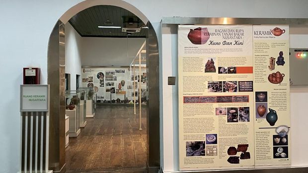 Sehari Penuh Bertualang Menjelajahi Kota Tua Jakarta, Bisa Naik Transum Lho!, 1. Horor dan Adrenalin di Horror House Kota Tua, 2. Berswafoto di Magic Art 3D Kota Tua, 3. Belajar Seni di Museum Seni Rupa dan Keramik, 4. Menelusuri Sejarah di Museum Fatahillah, 5. Keliling Naik Sepeda Ontel, 6. Santapan Klasik di New Batavia Café, 7. Bersantai di Kali Besar Kota Tua