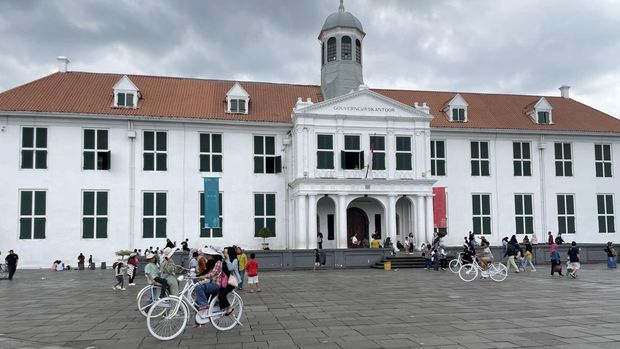 Rekomendasi Tempat Wisata di Jakarta untuk yang Nggak Mudik Lebaran 2025, 1. Ancol, 2. Taman Mini Indonesia Indah (TMII), 3. Taman Margasatwa Ragunan (Ragunan Zoo), 4. Kota Tua Jakarta, 5. Dunia Fantasi (Dufan)