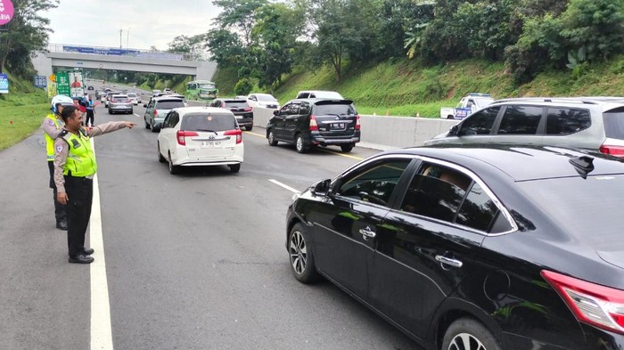 Array,Gagal Jaga Jarak Aman Penyebab Dominan Kecelakaan, Ingat Lagi Rumus 3 Detik