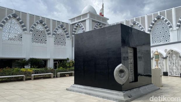 Array,Ada Masjid Megah di Lantai 7 Blok M Square, Bisa Tampung 6.000 Jemaah