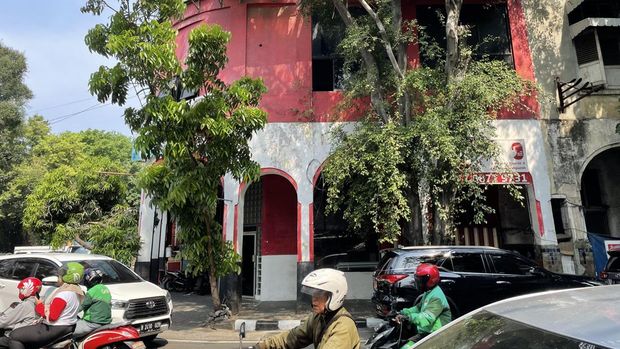 Array,Menguak Lokasi Toko Kaset di Film Galih dan Ratna Tahun 2017, di Mana Sih?